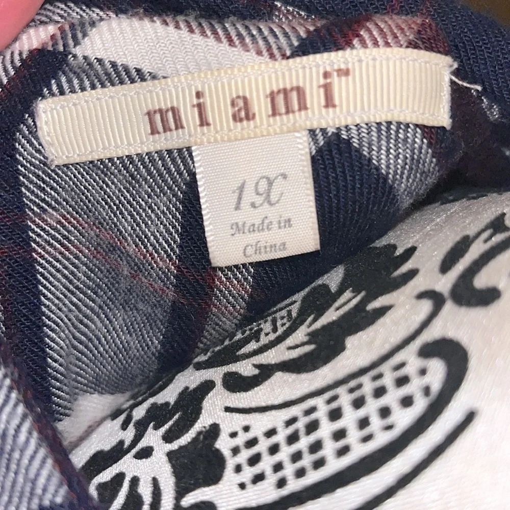 miami Plaid Button-Up Shirt in Black, White, Burgundy - Picture 4 of 4